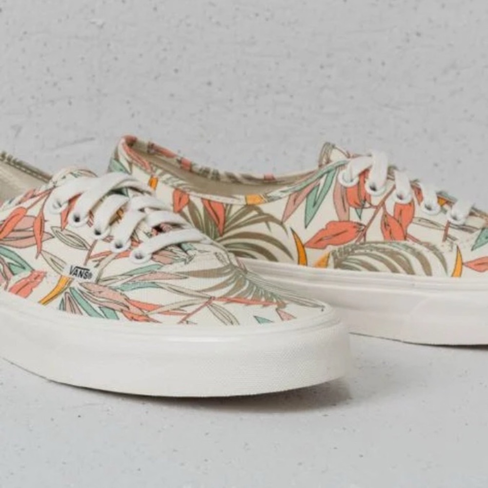 Vans - Picture 2 of 14